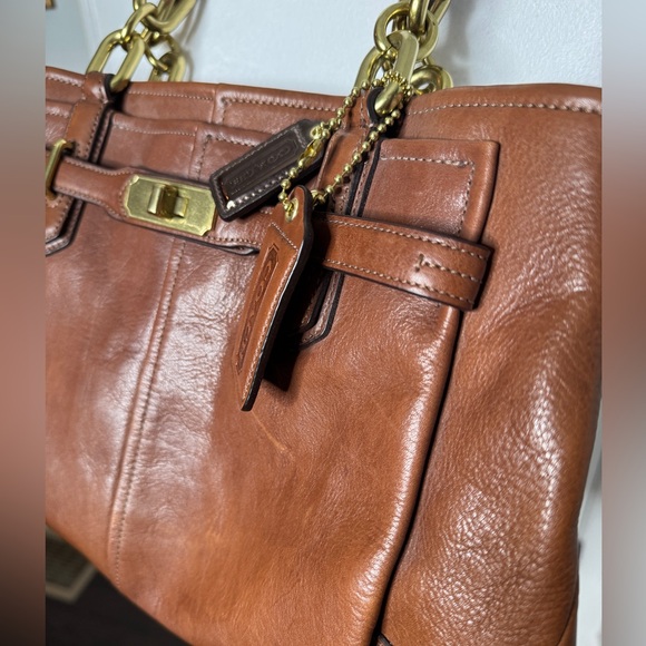 Coach Chelsea Jayden in Tan Leather, circa 2011 - Picture 3 of 15